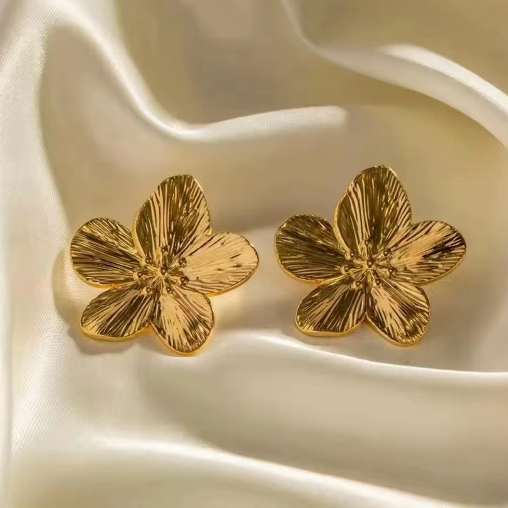 Gold Floral Earrings